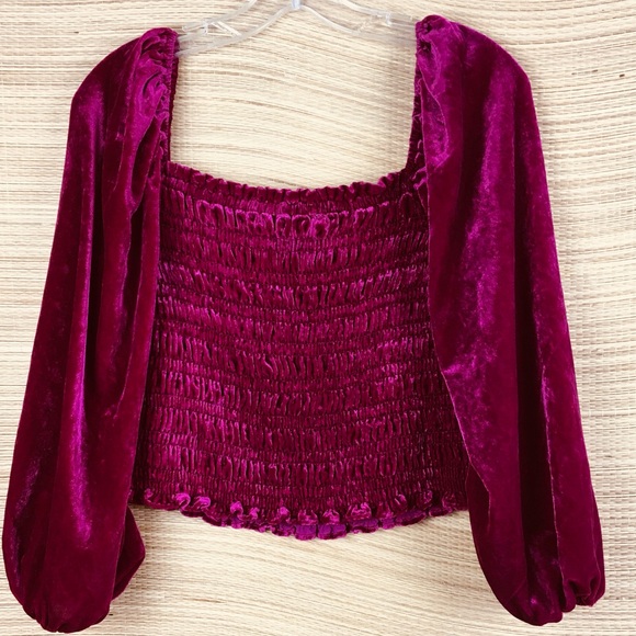ANTHROPOLOGIE Puff-Sleeved Velvet Blouse
See all Anthropologie In Hot Pink Sz LP - Picture 7 of 12